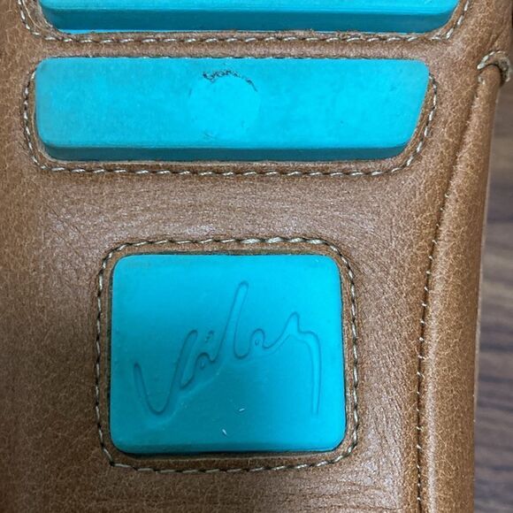 Velez Leather Slip On Driving Shoe in Classic Moccasin Style. Size 38. - Picture 7 of 8